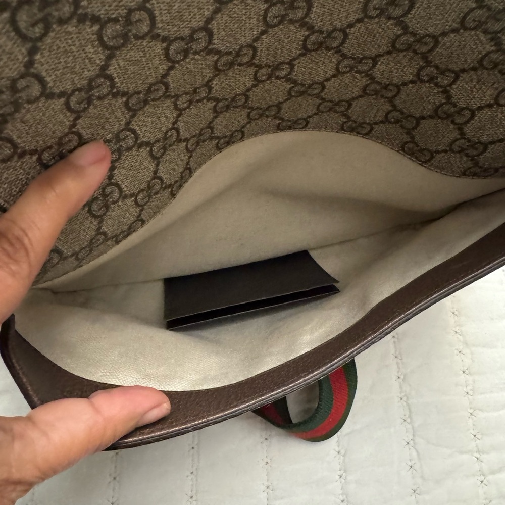 Gucci Supreme Messenger Bag 💼 needs some cleaning in inside - Picture 4 of 6